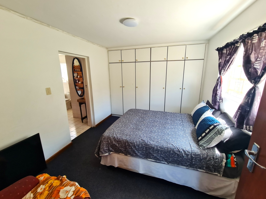 5 Bedroom Property for Sale in C Place Eastern Cape